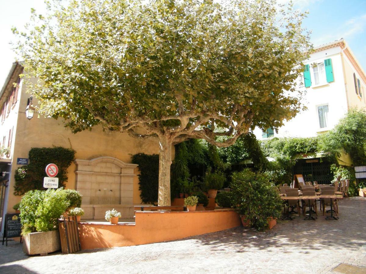 Les 12 Sables Apartment Le Lavandou Exterior photo