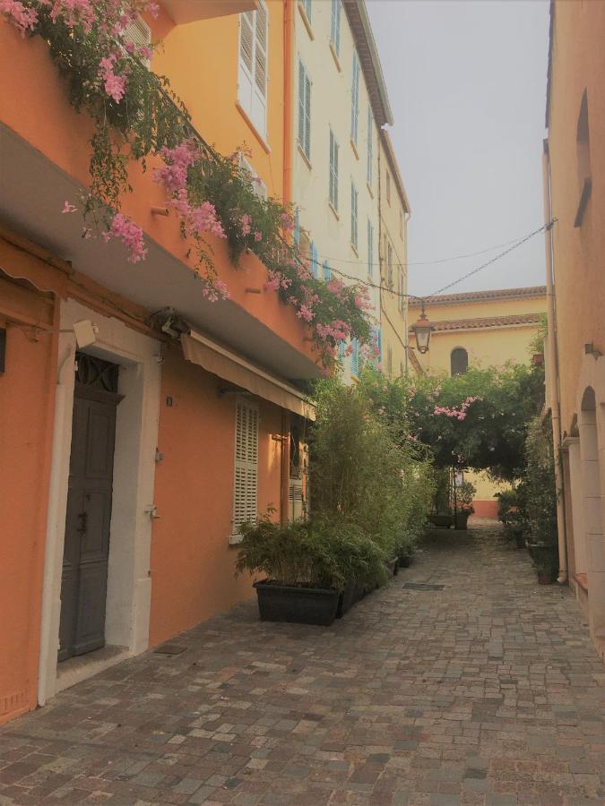 Les 12 Sables Apartment Le Lavandou Exterior photo